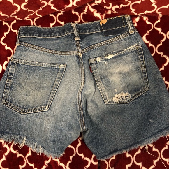 Cut off 501 Levi jean shorts . Size 28 - Picture 5 of 9